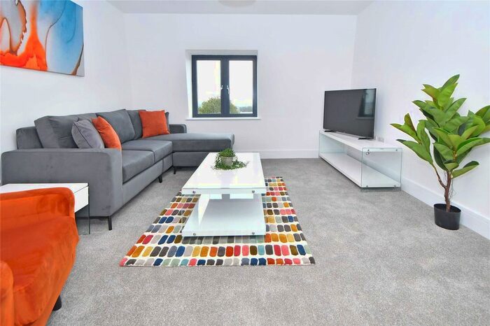 1 Bedroom Flat To Rent In Queens Gardens Apartments, Ironmarket, Newcastle Under Lyme, Staffordshire, ST5