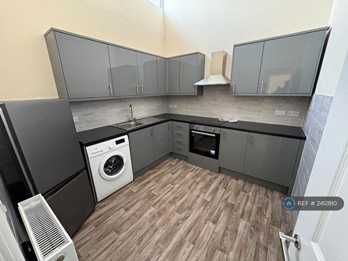 3 Bedroom Flat To Rent In High Street, Sunninghill, Ascot, SL5