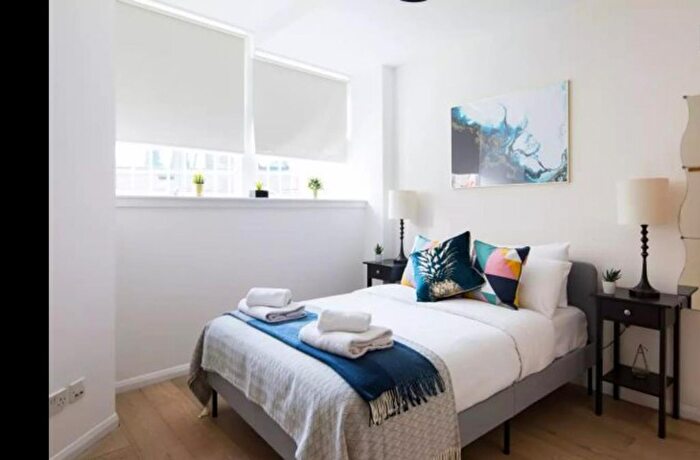 2 Bedroom Flat To Rent In Newington Causeway, London, SE1