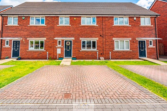 3 Bedroom Town House For Sale In Wallingfield Court, Wales, Sheffield, S26