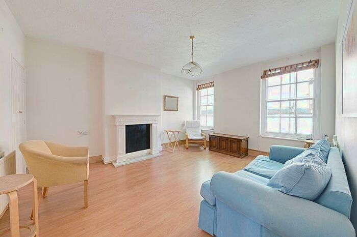 2 Bedroom Flat To Rent In Skipwith Buildings, Portpool Lane, London, EC1N