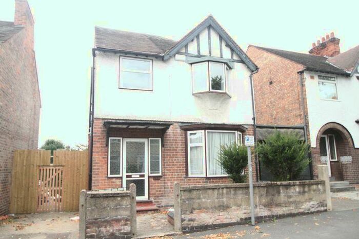 3 Bedroom Semi-Detached House To Rent In Rolleston Drive, Nottingham, NG7