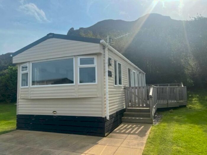 2 Bedroom Mobile/park Home For Sale In Abi Summerbreeze, Conwy, LL32