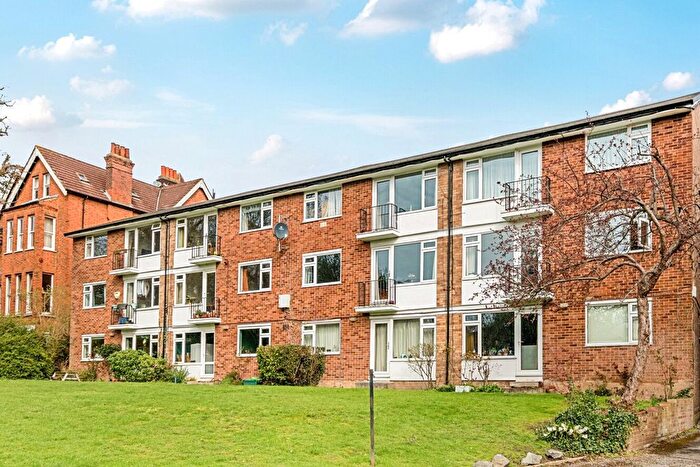 2 Bedroom Flat For Sale In Mowbray Road, Crystal Palace, London, SE19