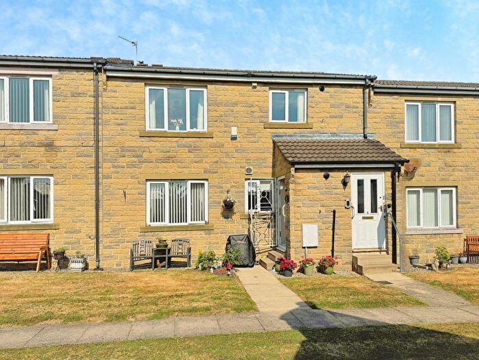 2 Bedroom Flat For Sale In Mount Pleasant Court, Pudsey, LS28