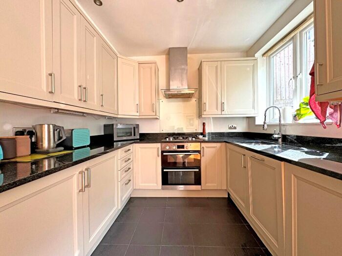 3 Bedroom Terraced House For Sale In Stanmer Villas, BN1