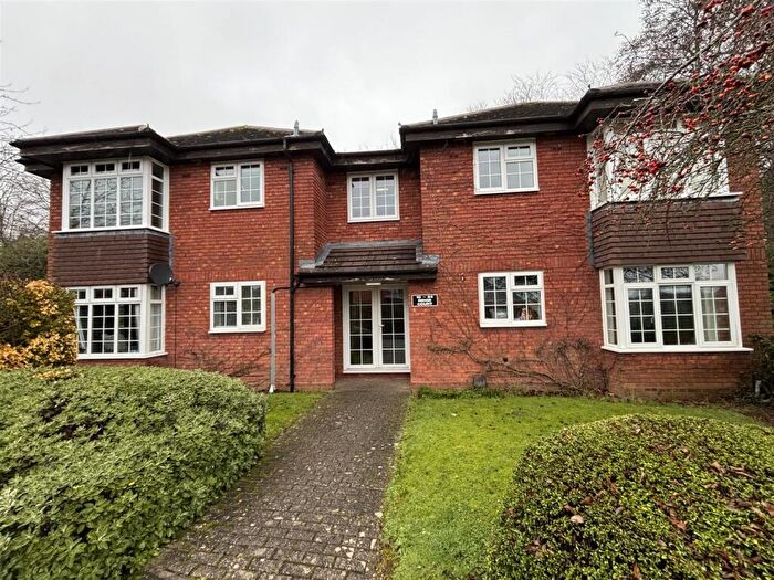 Flat To Rent In Ridge Court, Allesley Green, Coventry, CV5