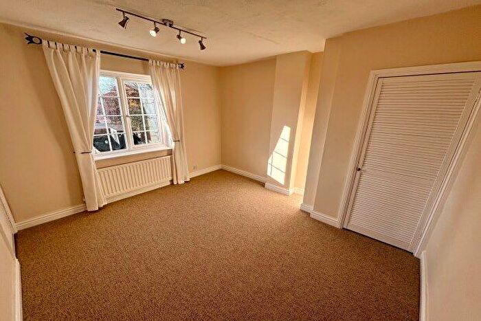 2 Bedroom Cottage To Rent In Burton Road, Lichfield, WS13