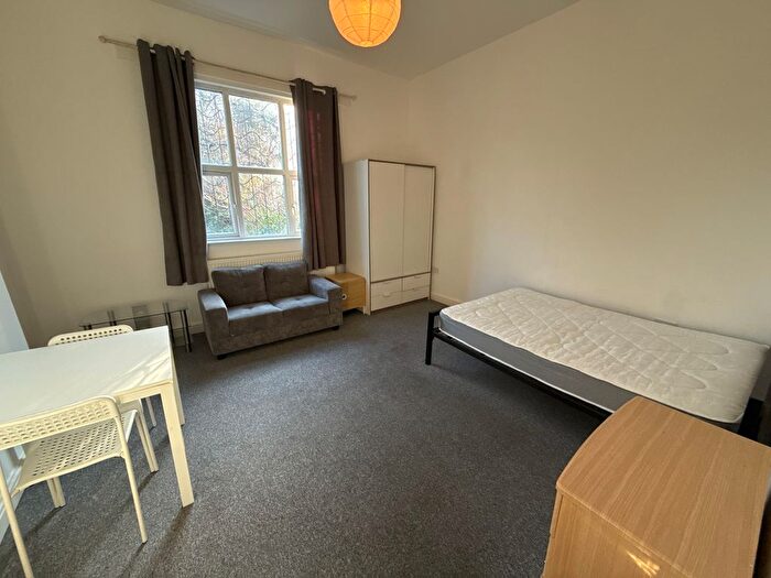 1 Bedroom Flat To Rent In Brook Road, Stockport, SK4