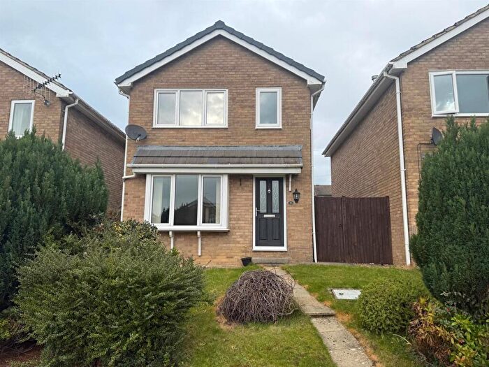 3 Bedroom Detached House To Rent In Charlton Grove, Silsden, BD20