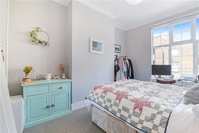 4 Bedroom Flat To Rent In Camberwell New Road, Camberwell, London, SE5