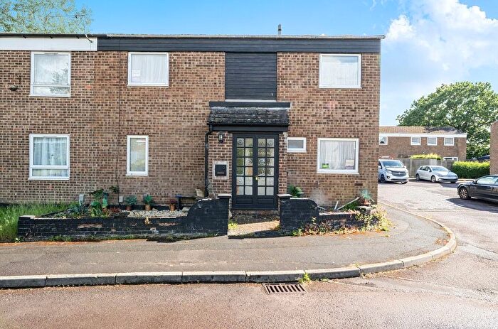 3 Bedroom Terraced House For Sale In Kennedy Drive, Eldene, Swindon, SN3