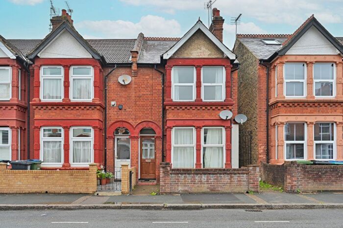 1 Bedroom Flat To Rent In Kensington Avenue, Watford, WD18