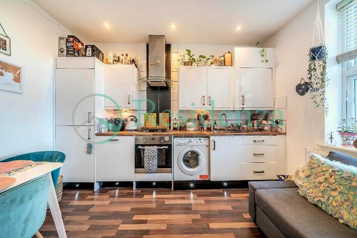 1 Bedroom Flat To Rent In Streatham Common North Side, Streatham, SW16