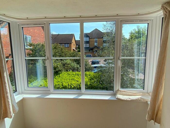 Studio To Rent In Knights Manor Way, Dartford, DA1