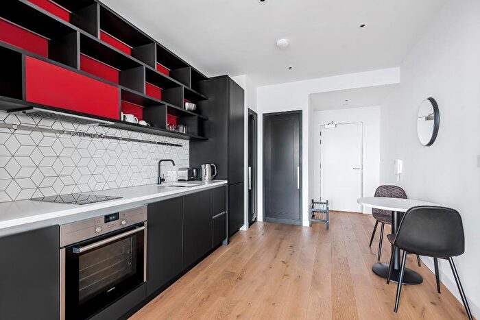 1 Bedroom Apartment To Rent In Corson House, City Island Way, Canary Wharf, London, E14