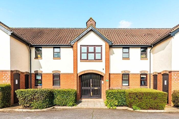 2 Bedroom Flat To Rent In Beaumont Place, Isleworth, TW7