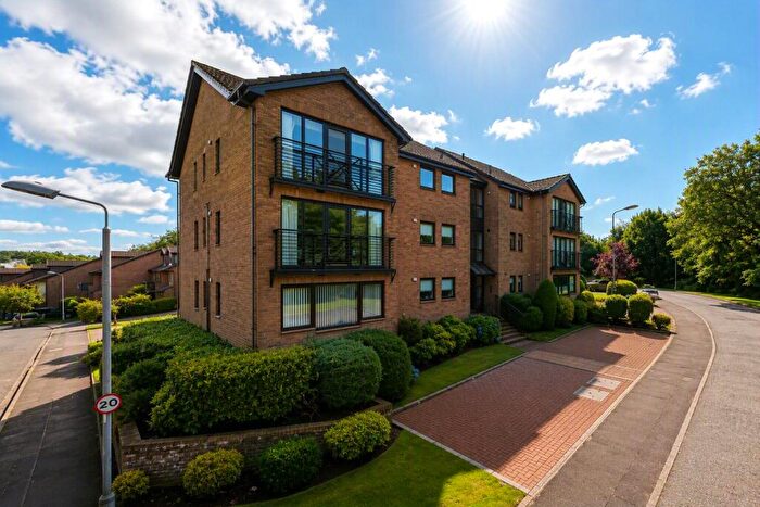 3 Bedroom Apartment For Sale In Elderbank, Bearsden, G61