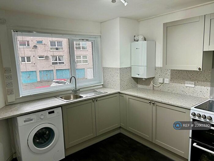 2 Bedroom Flat To Rent In Mossgiel Road, Cumbernauld, G67