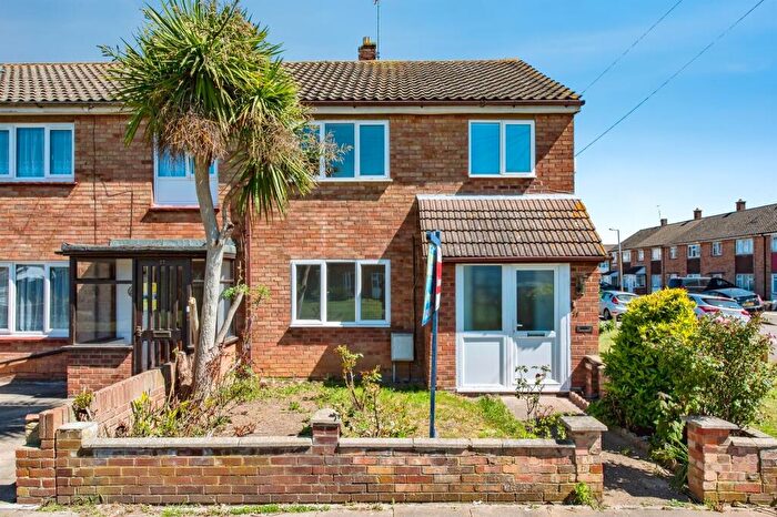 3 Bedroom End Of Terrace House For Sale In Laird Avenue, Grays, RM16