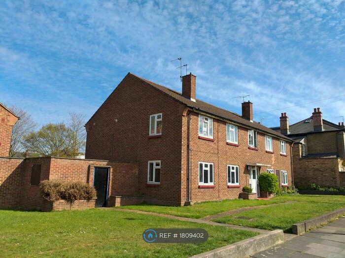 2 Bedroom Flat To Rent In Penrith Road, New Malden, KT3