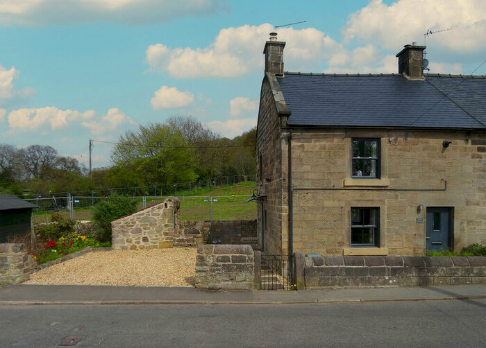 2 Bedroom Cottage To Rent In Starkholmes Road, Starkholmes, DE4