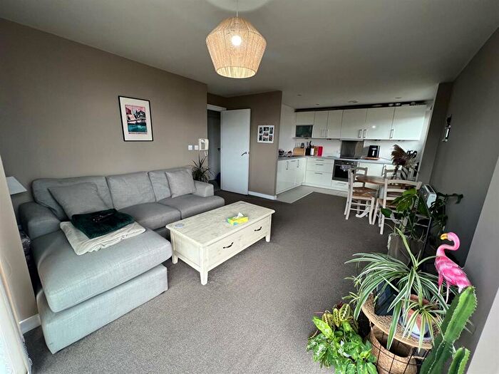 2 Bedroom Apartment To Rent In Spectrum, Block, Blackfriars Road, M3