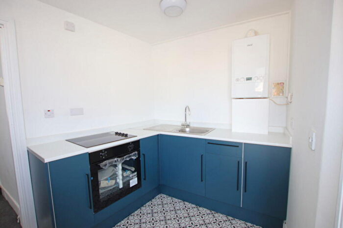 2 Bedroom Flat For Sale In Rosemary Road, Clacton On Sea, CO15