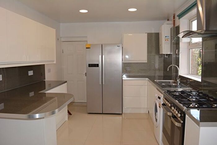 4 Bedroom Semi-detached House To Rent In St. Leonards Street, Bedford, MK42