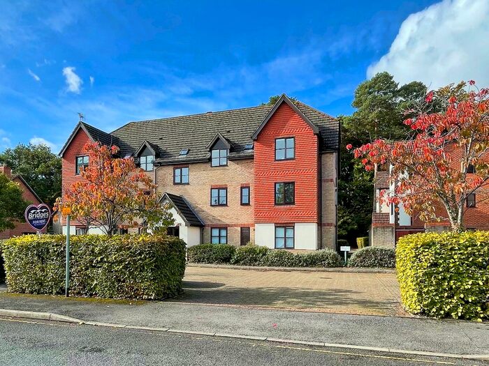 1 Bedroom Flat To Rent In Tamworth Drive, Fleet, GU51