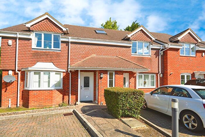 1 Bedroom Apartment To Rent In Meadowbank Close, Amersham, HP7