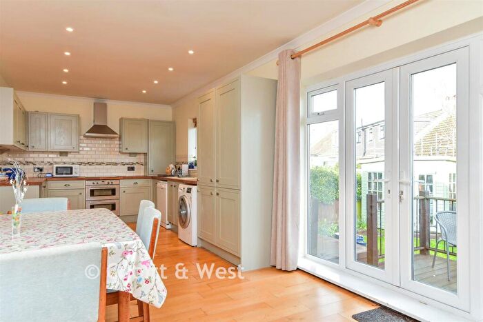3 Bedroom Detached Bungalow For Sale In McWilliam Road, Woodingdean, Brighton, East Sussex, BN2