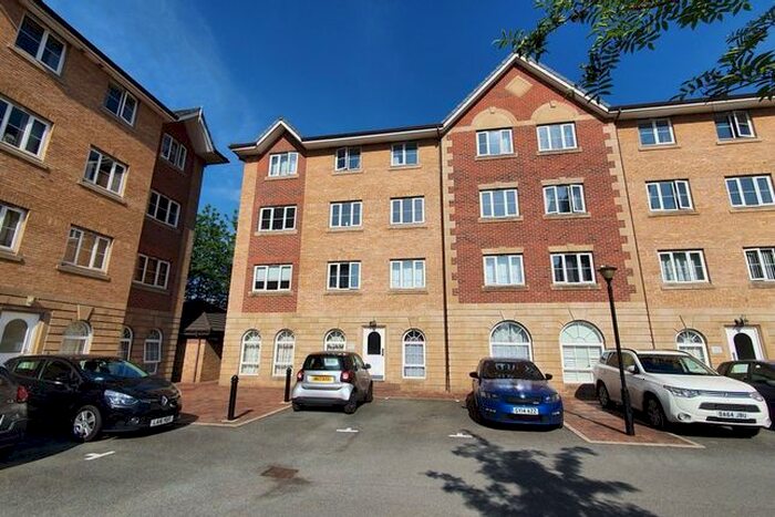 2 Bedroom Flat To Rent In Labrador Quay, Salford Quays M50