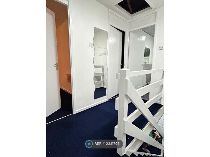 3 Bedroom Terraced House To Rent In Devon Road, LU2