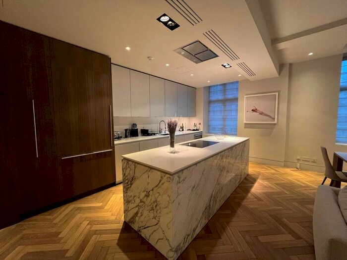 3 Bedroom Flat To Rent In Langham Street, London, W1W