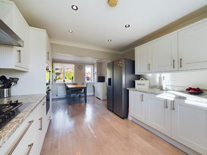 4 Bedroom Detached House For Sale In Vokes Close, Little Billing, Northampton, NN3