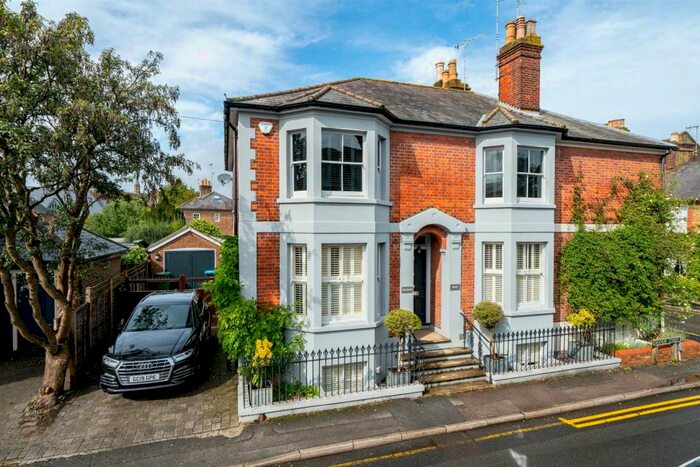 5 Bedroom Semi-Detached House To Rent In Manor Street, Berkhamsted, HP4