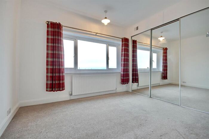 3 Bedroom Flat To Rent In London Road, Portsmouth, PO2