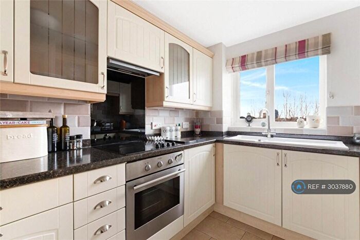 2 Bedroom Flat To Rent In Ferguson Close, London, E14