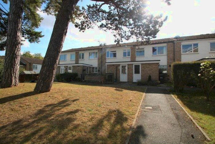 3 Bedroom Property To Rent In Court Wood Lane Viney Bank, Croydon, CR0