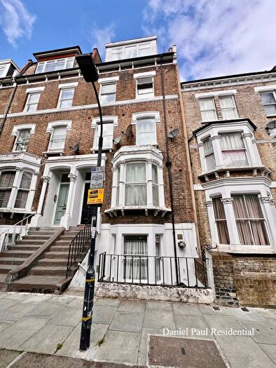 2 Bedroom Flat To Rent In Gratton Road, London, W14
