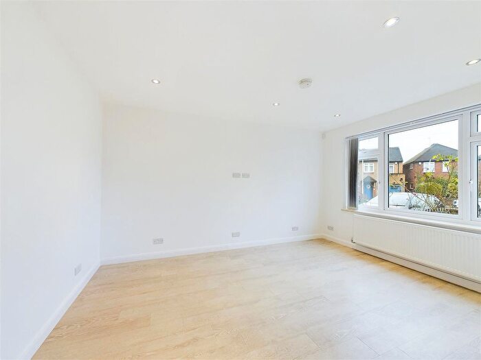 3 Bedroom Maisonette To Rent In Glenalla Road, Ruislip, HA4