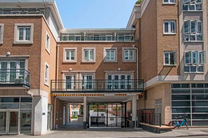 2 Bedroom Flat To Rent In Brewhouse Lane, London, SW15