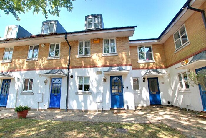 3 Bedroom Terraced House For Sale In Arlott Court, Southampton, Hampshire, SO15