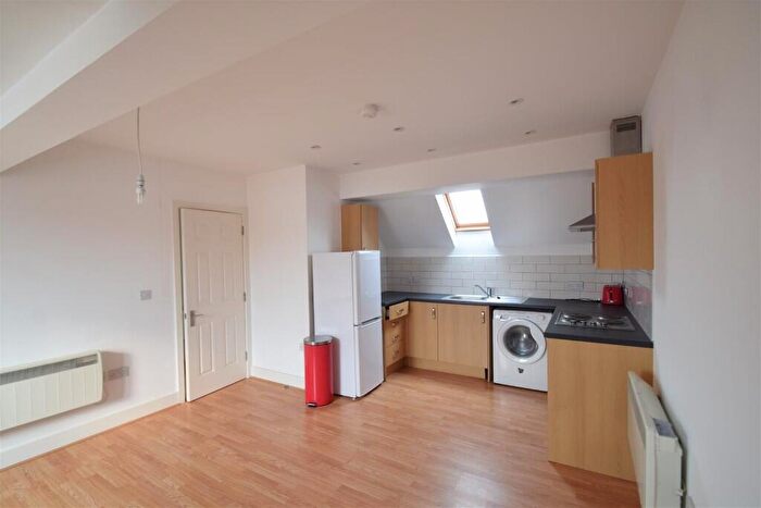 1 Bedroom Flat To Rent In Howardsgate, Welwyn Garden City, Hertfordshire, AL8