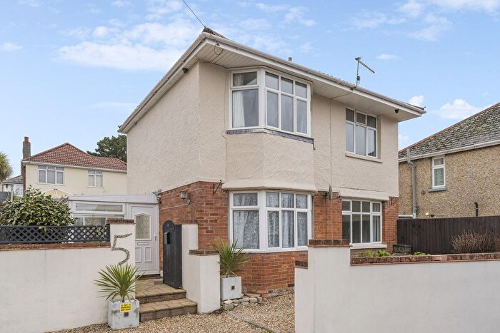 3 Bedroom Detached House For Sale In Queens Road, Poole, BH14