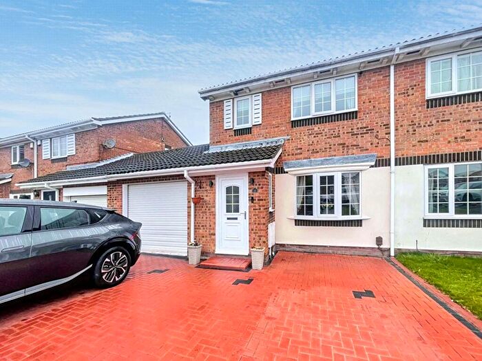 3 Bedroom Semi-Detached House For Sale In Shalcombe Close, Broadway Grange, Sunderland, Tyne And Wear, SR3