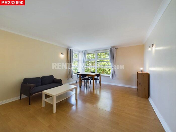 2 Bedroom Flat To Rent In Worgan Street, Surrey Quays, – Bedrooms Flat, SE16