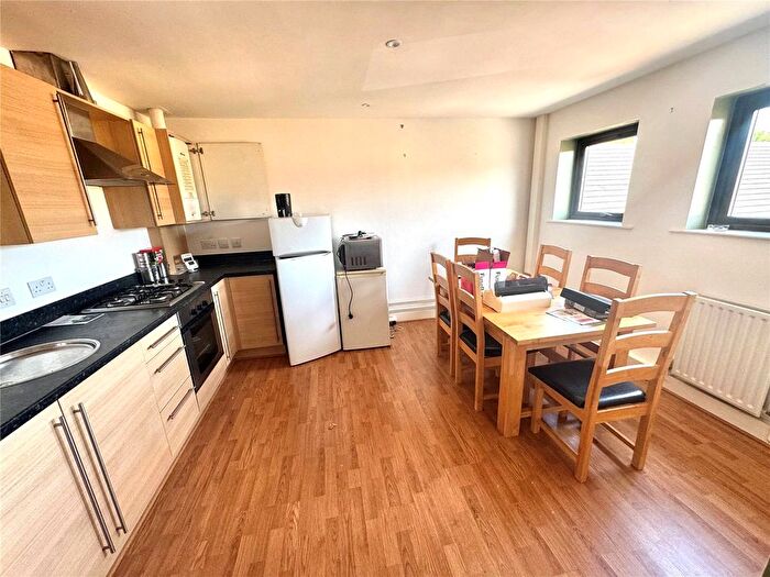 1 Bedroom Flat For Sale In Woodlands Village, Wakefield, West Yorkshire, WF1