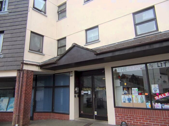 1 Bedroom Apartment To Rent In Market Court, Launceston, PL15